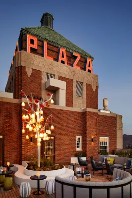 The Plaza Hotel Pioneer Park Hotel dekat Concordia Cemetery