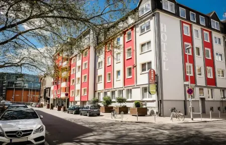 Hotel Königshof am Funkturm Отели рядом с достопримечательностью «Ганноверская Высшая школа музыки и театра»