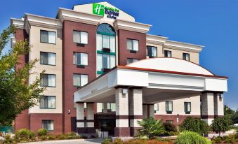 Holiday Inn Express & Suites Birmingham - Inverness 280