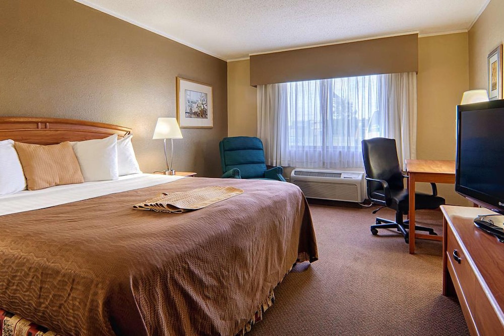 Norwood Inn & Suites Mankato