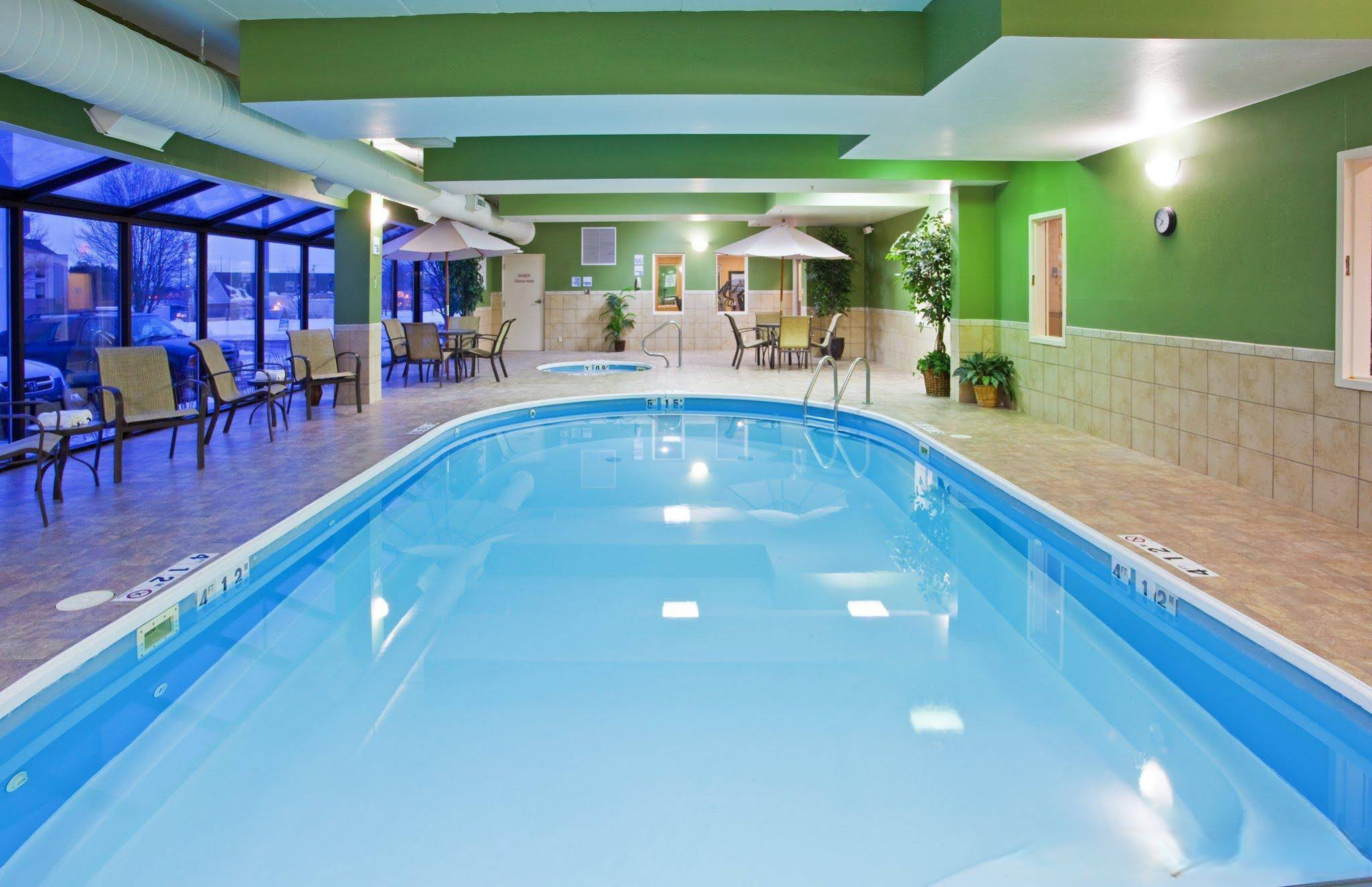 Holiday Inn Express & Suites Troy, an Ihg Hotel