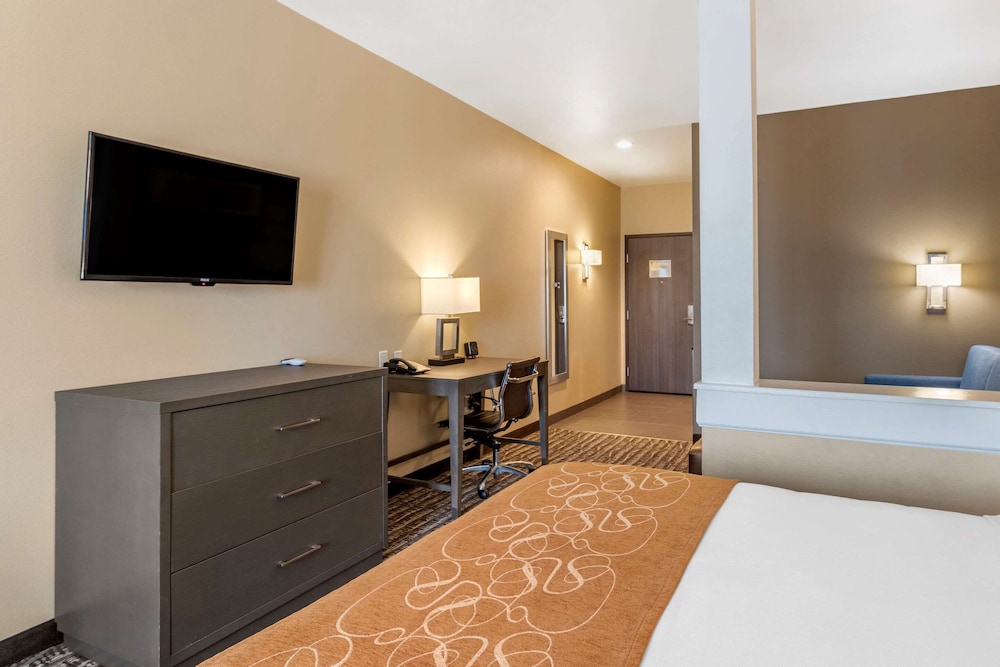 Comfort Suites Northwest Houston at Beltway 8