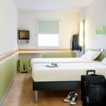 ibis budget Zurich Airport Hotels near Glattbrugg Station