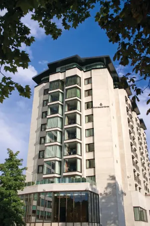 Four Seasons Hotel London at Park Lane Отели рядом с достопримечательностью «Клапхэм Таун»