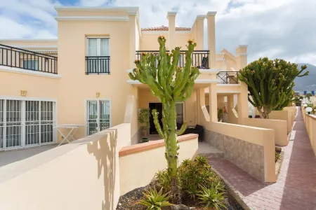 Yucca Park ApartHotel