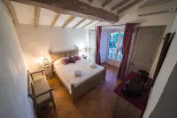Villa with Spa, Pool and View of St Tropez's Gulf - Boutique