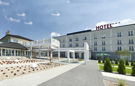Hotel Lamberton Отели в г. Ожарув-Мазовецкий