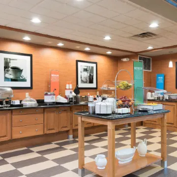 Hampton Inn & Suites Mansfield-South @ I-71 Отели в г. Мансфилд