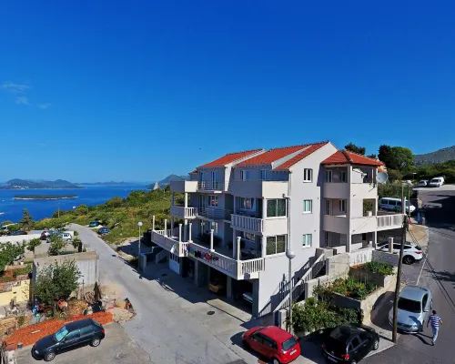 Apartments Villa Dadić โรงแรมในดูบรอฟนิก