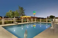 La Quinta Inn & Suites by Wyndham Dothan - piscina