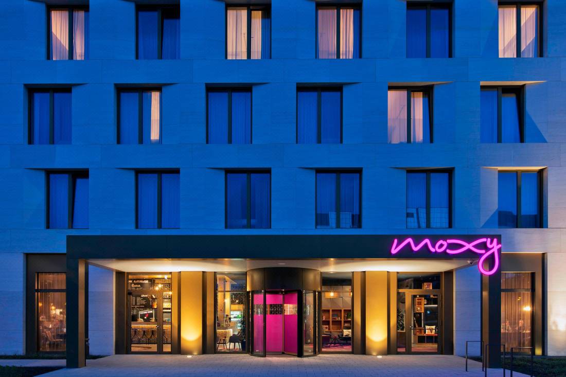 moxy hotel chattanooga parking