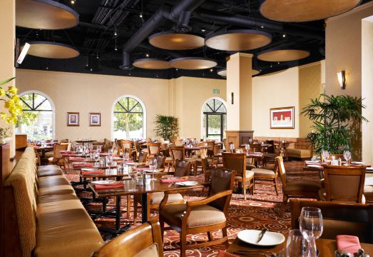 더블트리 스위트 수영장