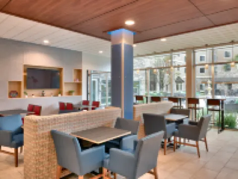 ฮอลิเดย์ อินน์ เอ็กซ์เพรส แอนด์ สวีทส์ เกนส์วิลล์ I-75 บาย IHG โรงแรมในเกนส์วิลล์