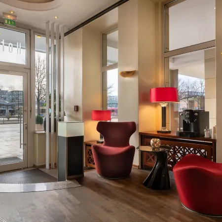 Garner Hotel HAMBURG - WANDSBEK MARKTPLATZ by IHG Отели рядом с достопримечательностью «Станция метро "Берне"»