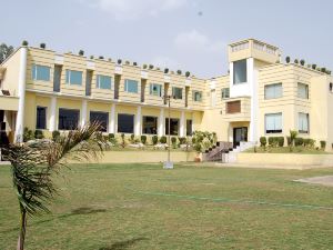 Lavanya Hotel- Near Alipur, Delhi