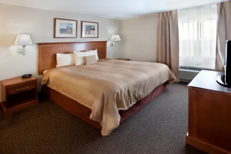 Candlewood Suites San Antonio NW Near Seaworld Отели в г. Хелотс
