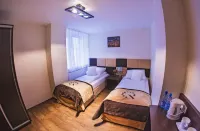 Boutique Hotel's III Piłsudskiego Hotels near Planetarium EC1