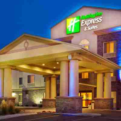 Holiday Inn Express & Suites Sheldon Hotel Exterior