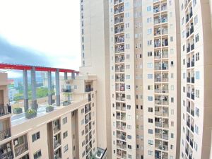 Scenic City View 1Br Apartment At Sudirman Suites Bandung