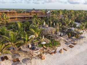 Kanan Tulum Treehouse, Rooftop, Beach Club & Spa - Adults Only