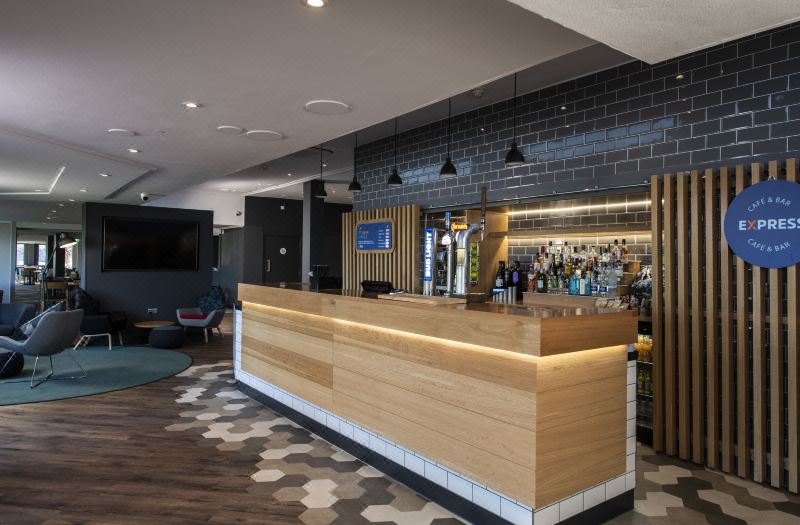 Holiday Inn Express Edinburgh - City West by IHG photo 2