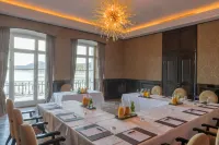 Falkensteiner Schlosshotel Velden – the Leading Hotels of the World Hôtels à : Gemeinde Steindorf am Ossiacher See