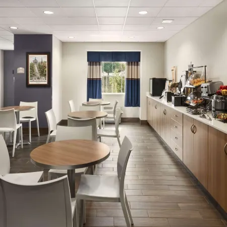 Microtel Inn & Suites by Wyndham Lynchburg