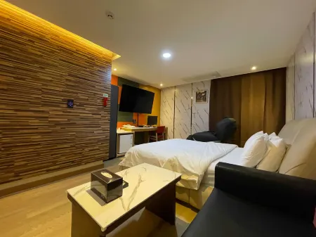 Geumsan Nine Self Check-in Hotel Отели рядом с достопримечательностью «Edinborough»