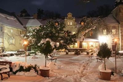 施設外観 ザメク クリチュクフ セントラム コンフェレンツィーノ ヴィポチェンコヴェの写真