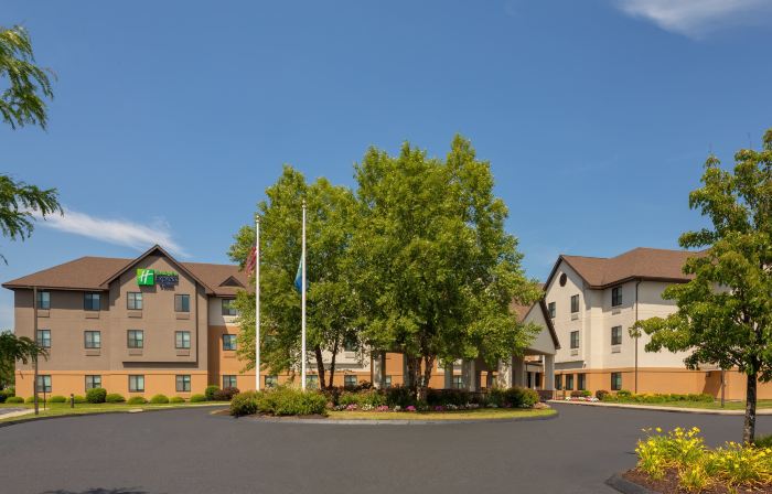 Holiday Inn Express & Suites BRADLEY AIRPORT by IHG