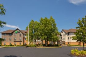 Holiday Inn Express & Suites BRADLEY AIRPORT by IHG