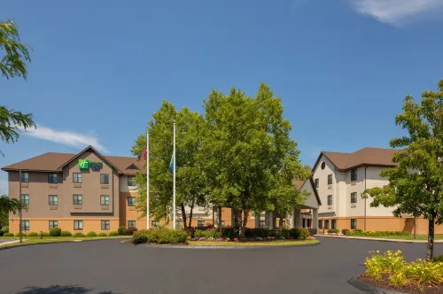 Holiday Inn Express & Suites BRADLEY AIRPORT by IHG