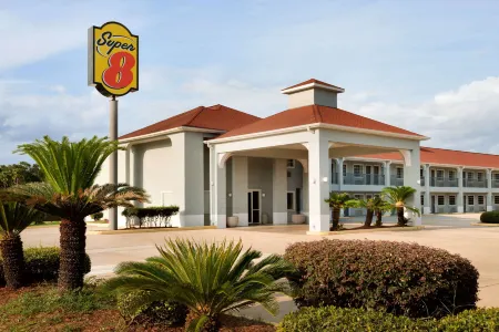 Super 8 by Wyndham Lake Charles Northeast Отели в г. Мосс Блафф