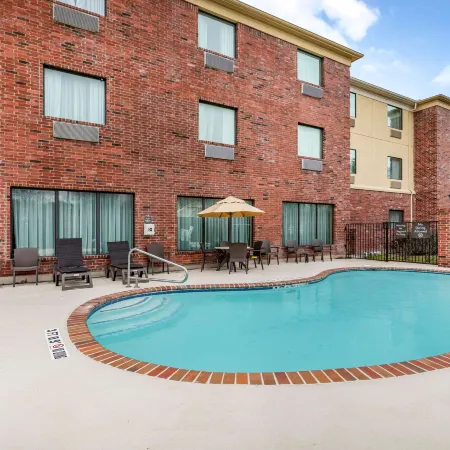 Comfort Suites