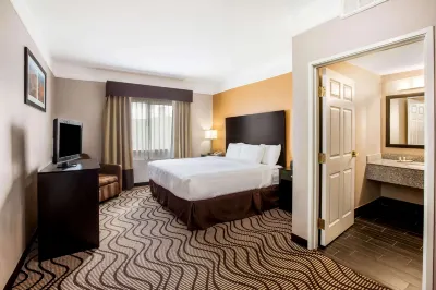 La Quinta Inn & Suites by Wyndham Pasadena