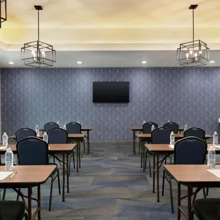 La Quinta Inn & Suites by Wyndham College Station North