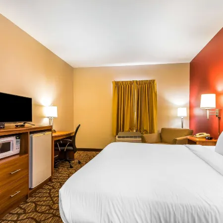 Quality Inn & Suites Chesterfield Village