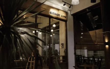 De House Hotel Отели рядом с достопримечательностью «Lin's Swan Garden»