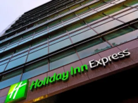 ฮอลิเดย์ อินน์ เอ็กซ์เพรส เมเดยิน บาย IHG โรงแรมใน