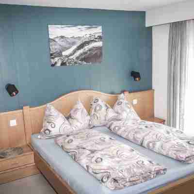 Venetz Rooms