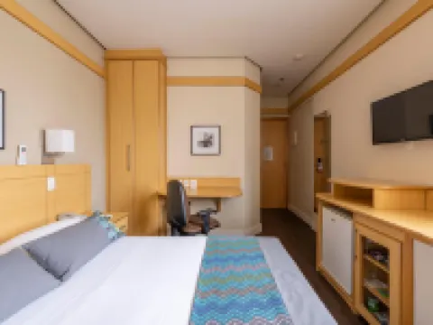 モンレアーレ プラス グァルーリョス インターナショナル エアポート グアルリョスのホテル