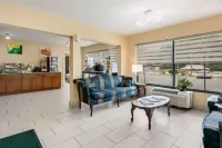 Quality Inn & Suites Mt Chalet Hotels in Clayton