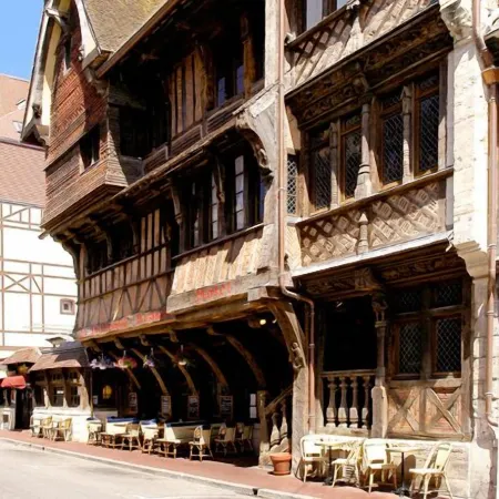 Hotel la Résidence Manoir de la Salamandre Отели в г. Гонвиль-ла-Мале