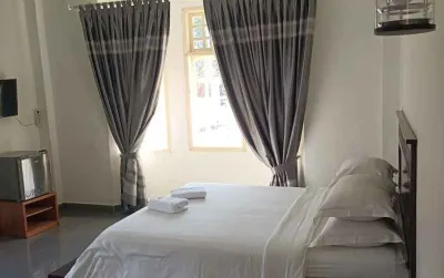 SATIA HOTEL SIBOLGA Hotel dekat Simpang Lima