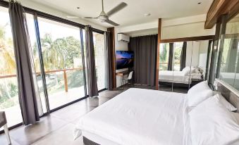 Modern 7 Bedrooms Villa on Private Beach Access