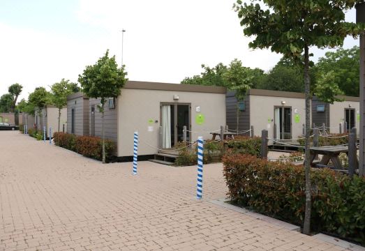 3. 졸리 캠핑 인 ..