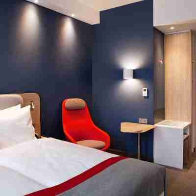 Holiday Inn Express Darmstadt Rooms
