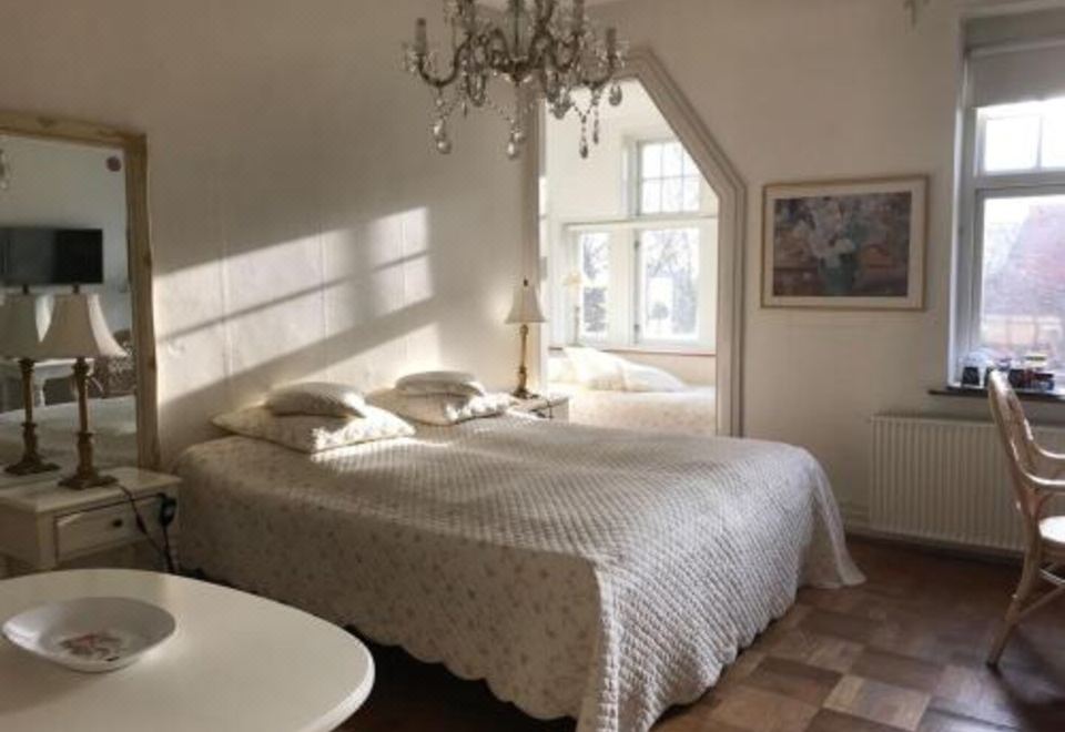 Casa Corner Bed & Breakfast - Housity