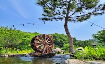Jangsu Duck Golf Pension