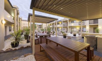 Canberra Parklands Central Apartment Hotel Official